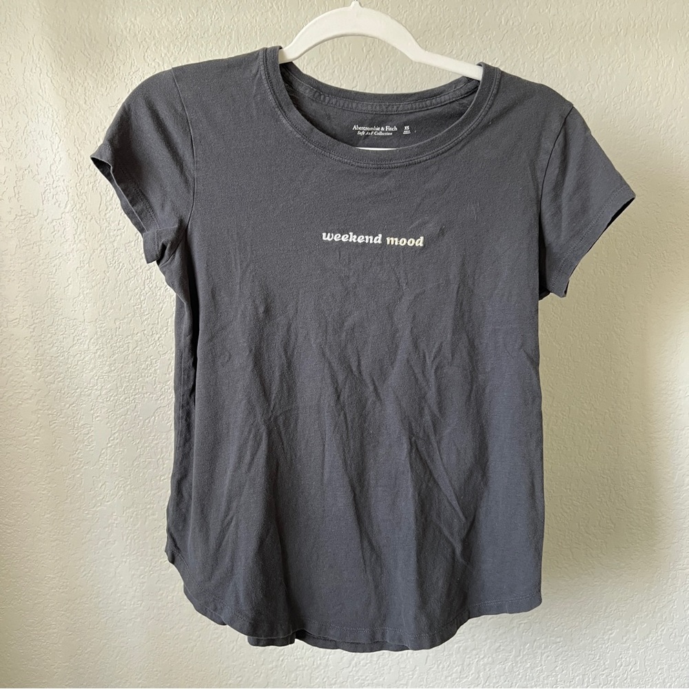 Abercrombie & Fitch Graphic Tee Curved Hem Size XS